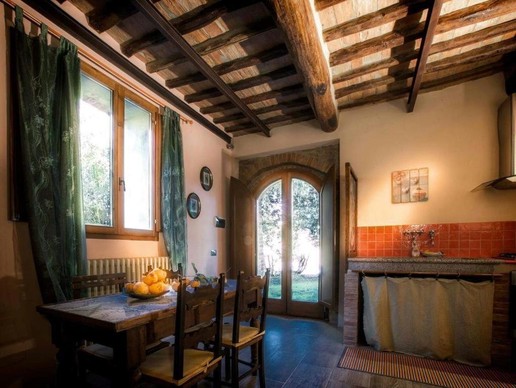 Agriturismo La Torre Di Monsindoli Сиена Экстерьер фото
