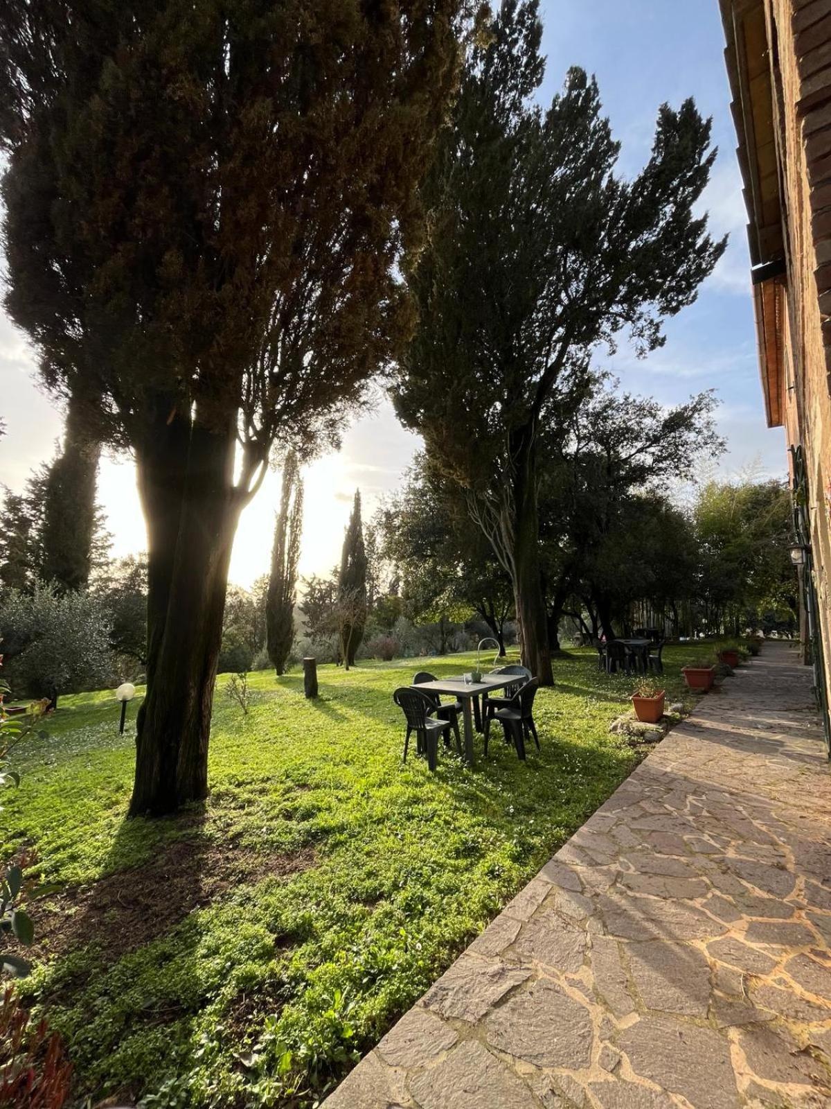 Agriturismo La Torre Di Monsindoli Сиена Экстерьер фото