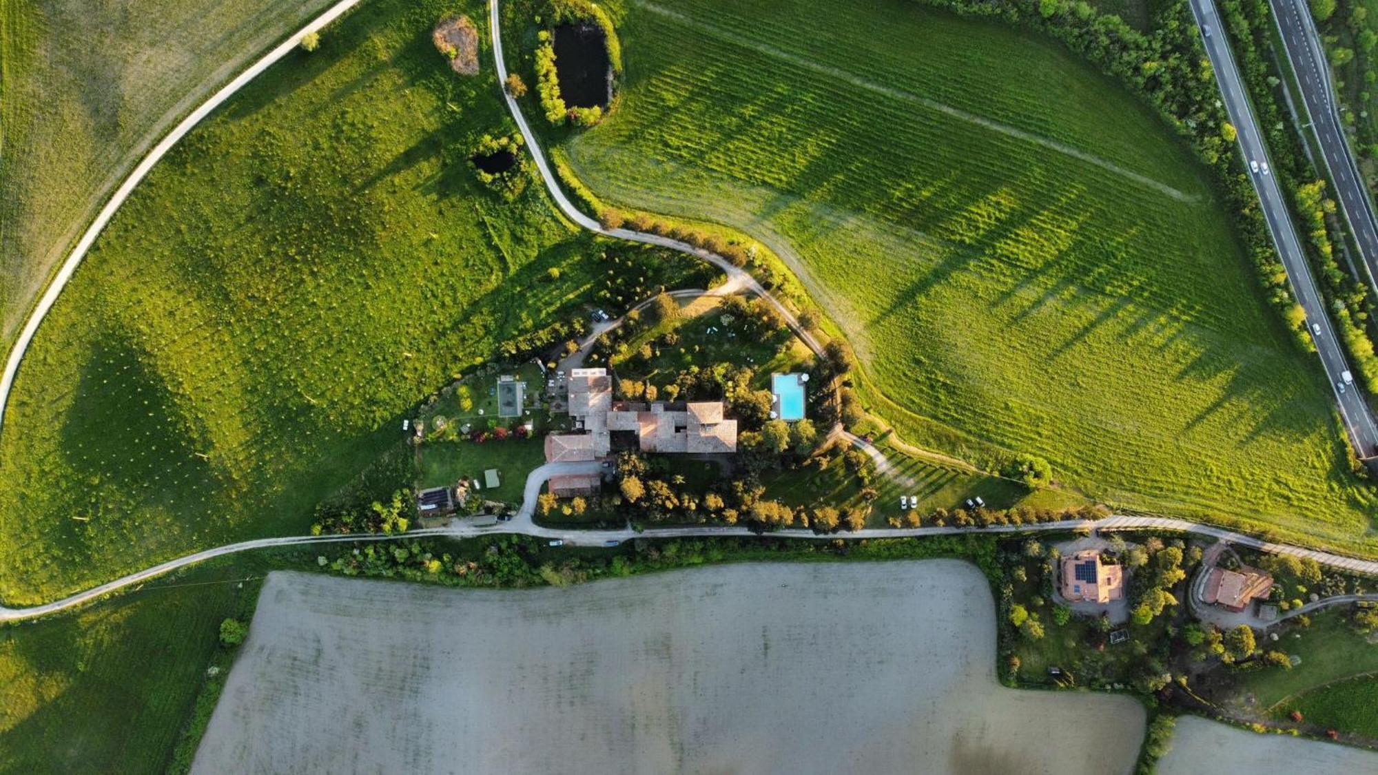 Agriturismo La Torre Di Monsindoli Сиена Экстерьер фото