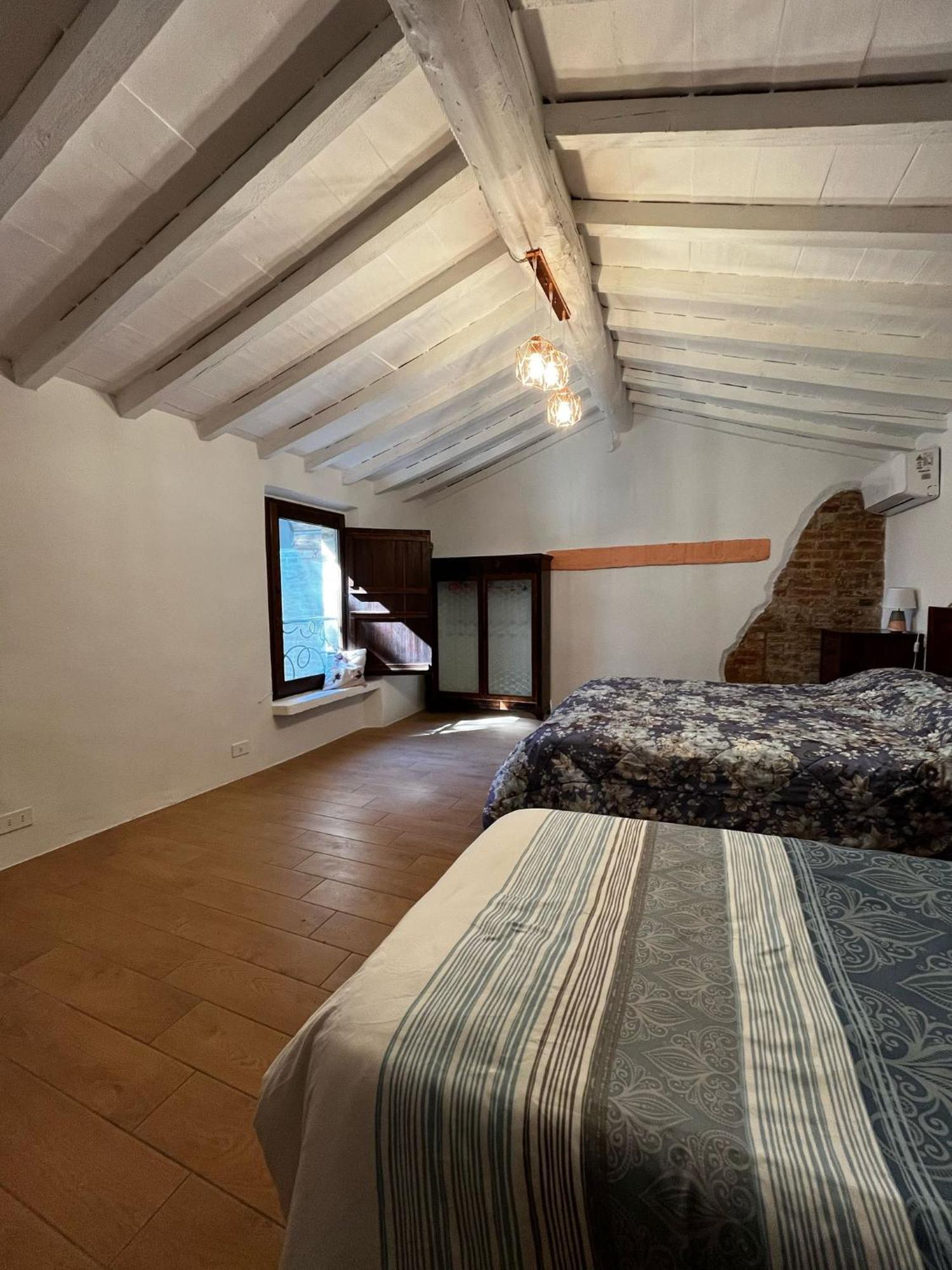 Agriturismo La Torre Di Monsindoli Сиена Экстерьер фото